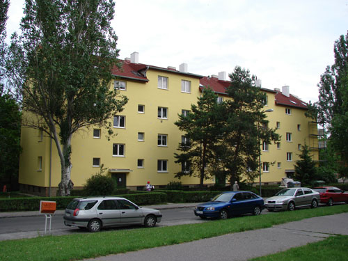 Nadstavba bytových domov na Kadnárovej ul. č. 36-40 a 60-64