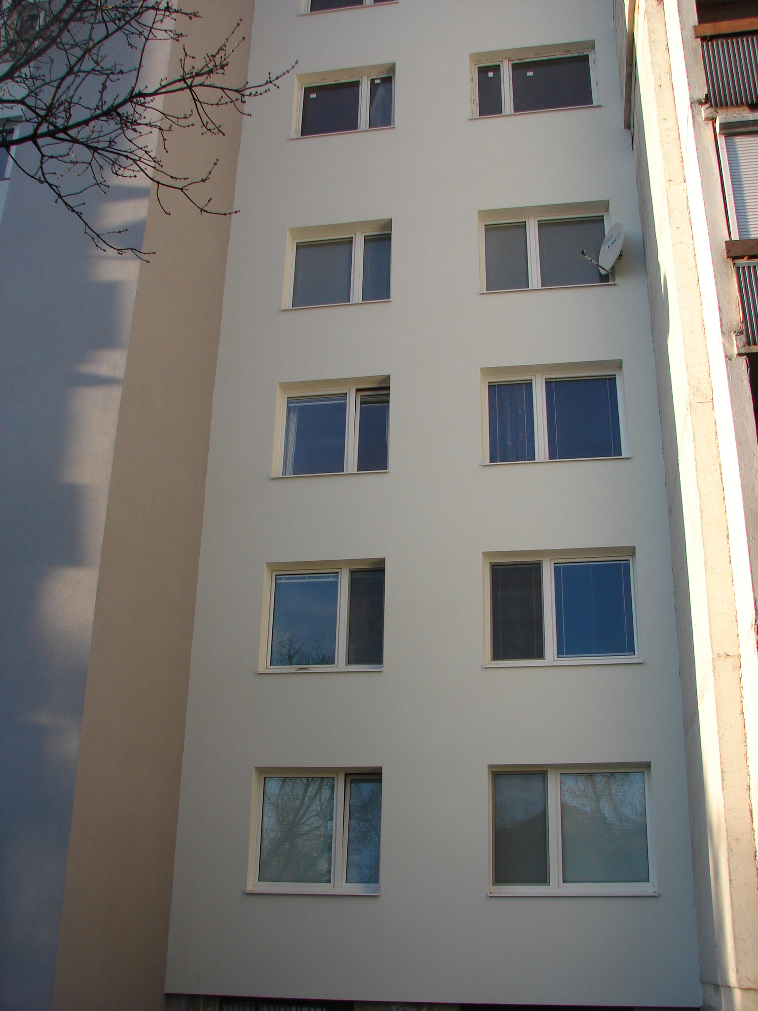 Realizácia fasády bytového domu Banšelova 28,30,32